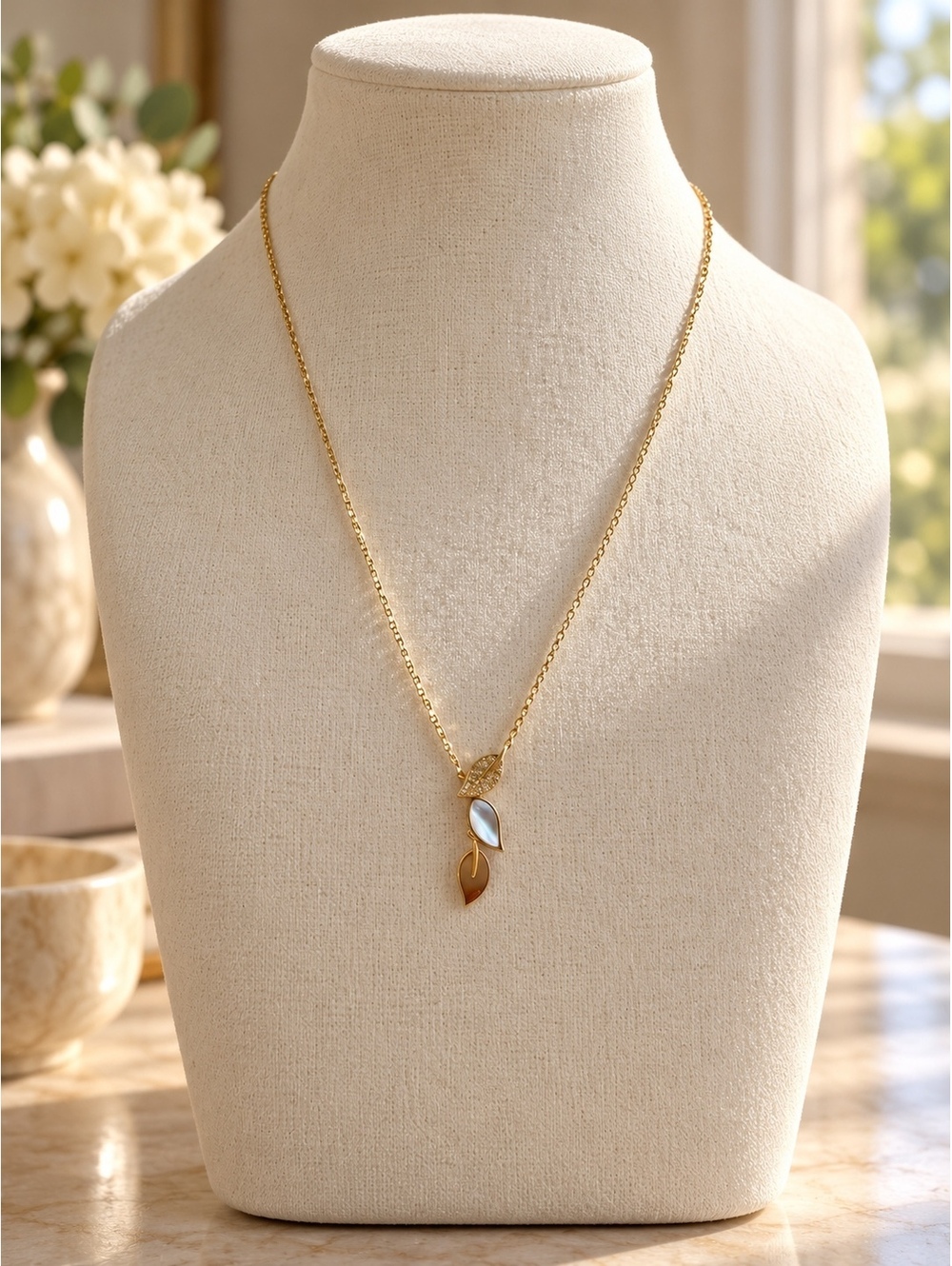 18K Gold Plated Three Leaf Pendant Necklace